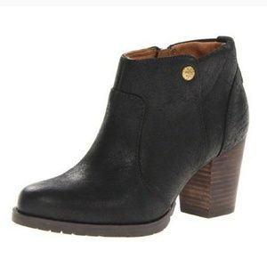 NWOT Clarks Indigo Mission Philby Heeled boots